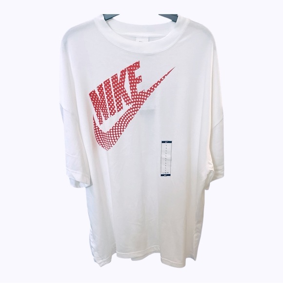 Nike Women’s Oversized T-Shirt White with Red Logo – Sizes L & XL - Picture 3 of 9